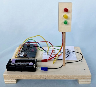 Ampel mit Batteriekasten und MicroBit